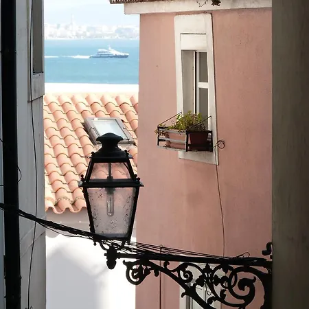 雷梅迪奥斯195号公寓 *